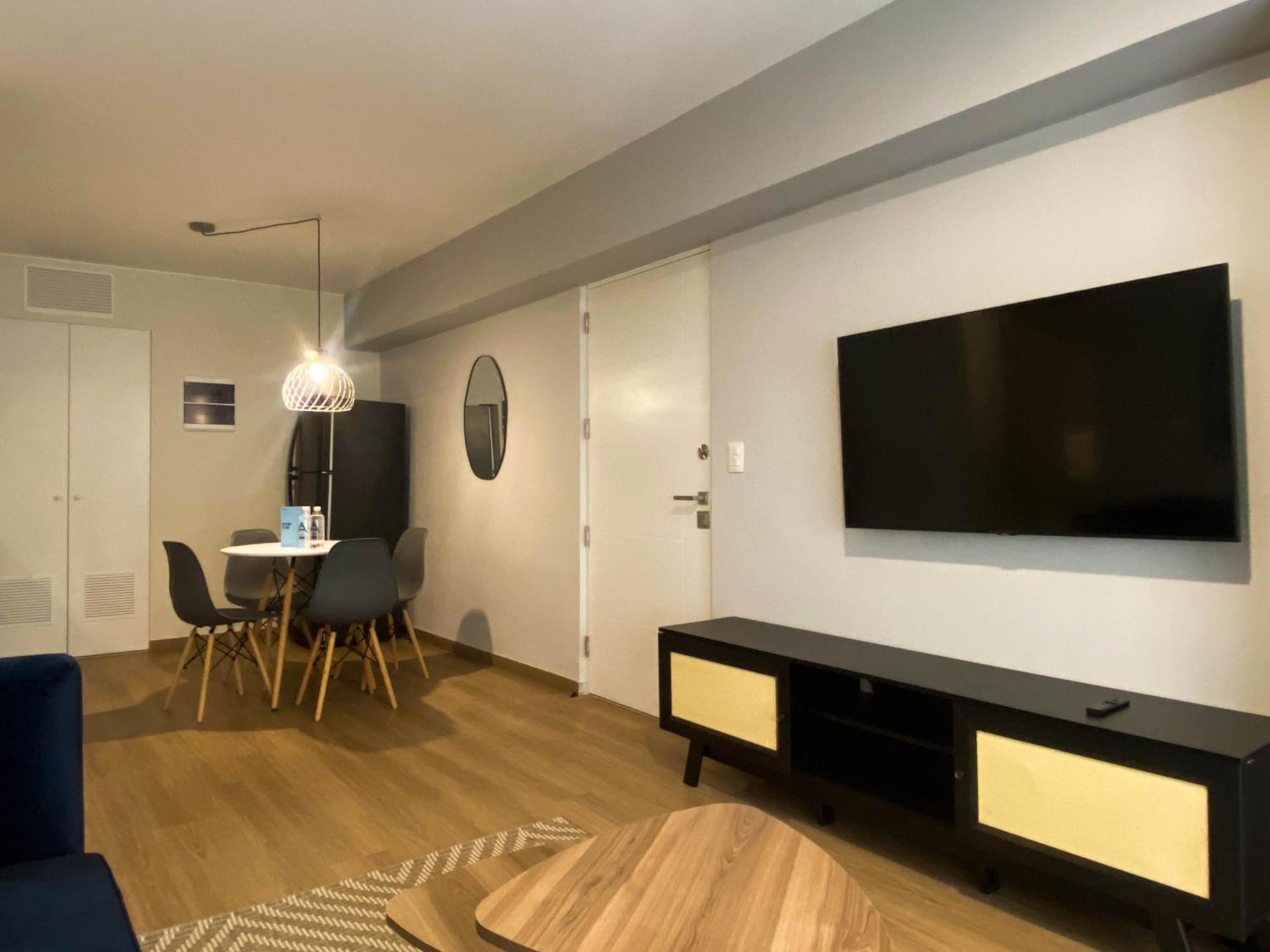 La Mar Miraflores By Wynwood House Apartment Lima